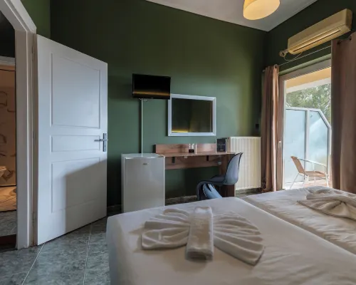 Cavallari Palace Hotel Suites Hotele w: Acharnes