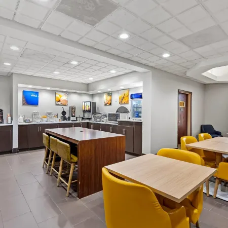 Comfort Inn & Suites FtJackson Maingate