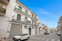 Casa Ojala' in the Centre of Alberobello - Happy Rentals - parking