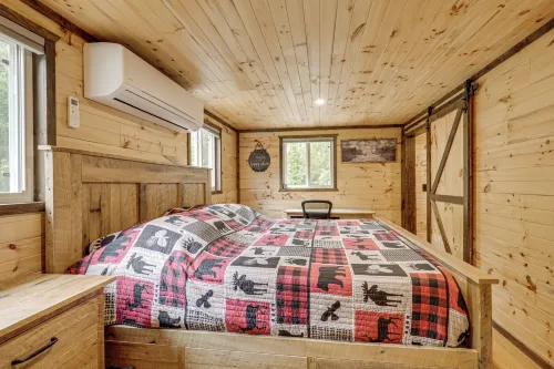 Secluded Cabin w/ UTV Trail Access in Harshaw! - 4-Star