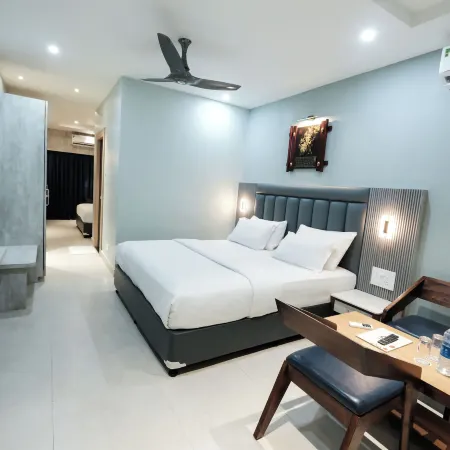 Hotel Lee Garden Near to Blue Flag Beach 500 Mtrs