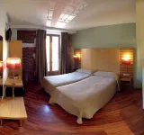 Hotel Spa QH Centro León - Pools