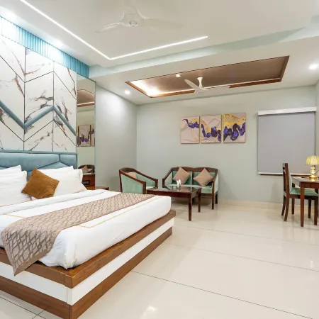 Hotel Leela Grande