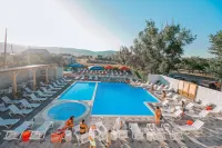 Laguna Beach Club Bazaleti Lake - Pet friendly