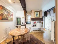 Separate master suite, 18th century residence - Apartments