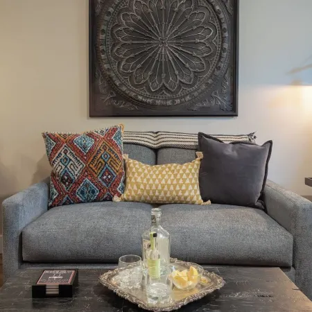 Paso Park Suites by Avantstay Balcony Over the Square + Walkable Paso Robles