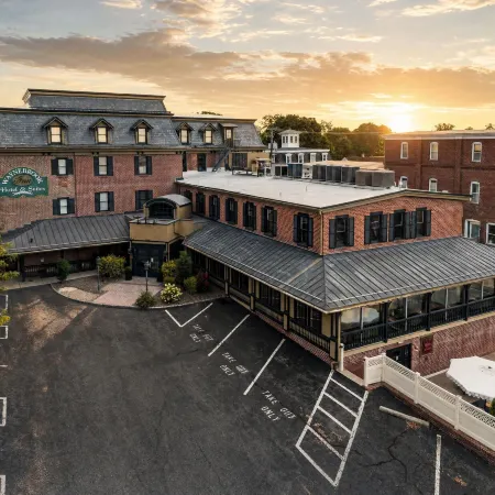 Waynebrook Inn