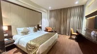 Pride Hotel Bhopal - 4 Sao