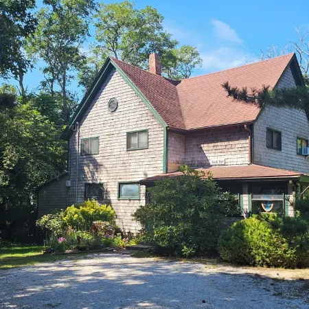 Relaxing clean cozy spacious artsy S. Wellfleet home delightful inside and out
