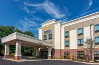Comfort Inn & Suites - Bãi đậu xe