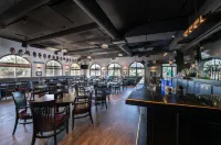 Prestige Rocky Mountain Resort, WorldHotels Crafted - bar
