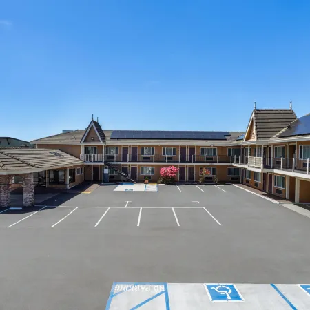 Ramada Bayside Inn and Suites