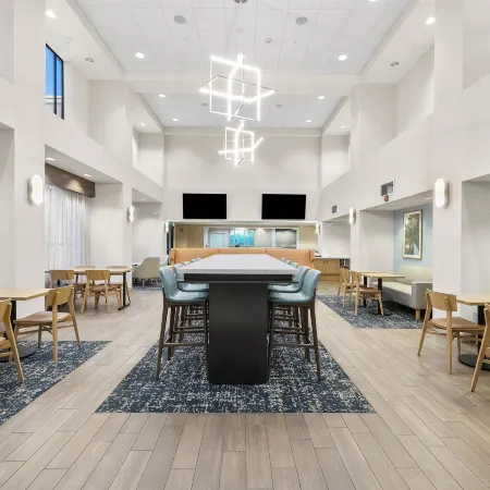Hampton Inn & Suites Lancaster