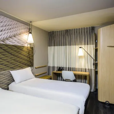Ibis Fortaleza Centro de Eventos Hotel berhampiran Pantai Sabiaguaba