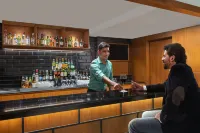 Fairfield by Marriott Coimbatore - bar