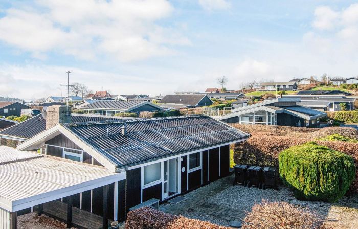 6 Person Holiday Home in Rønde-by Traum