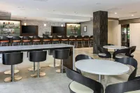 DoubleTree by Hilton Atlanta Airport - Bares