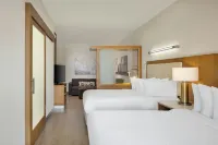 SpringHill Suites Orange Beach at the Wharf - parking