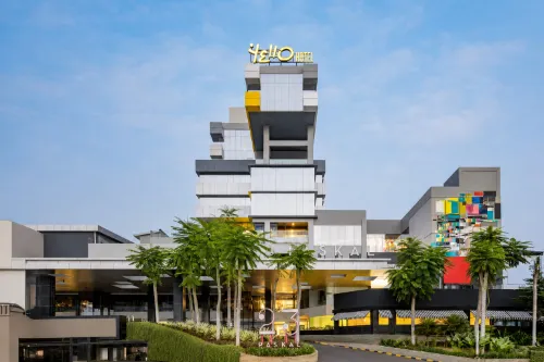 Yello Hotel Paskal Bandung - breakfast