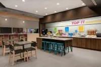 Tru by Hilton Columbia Greystone - Frühstück