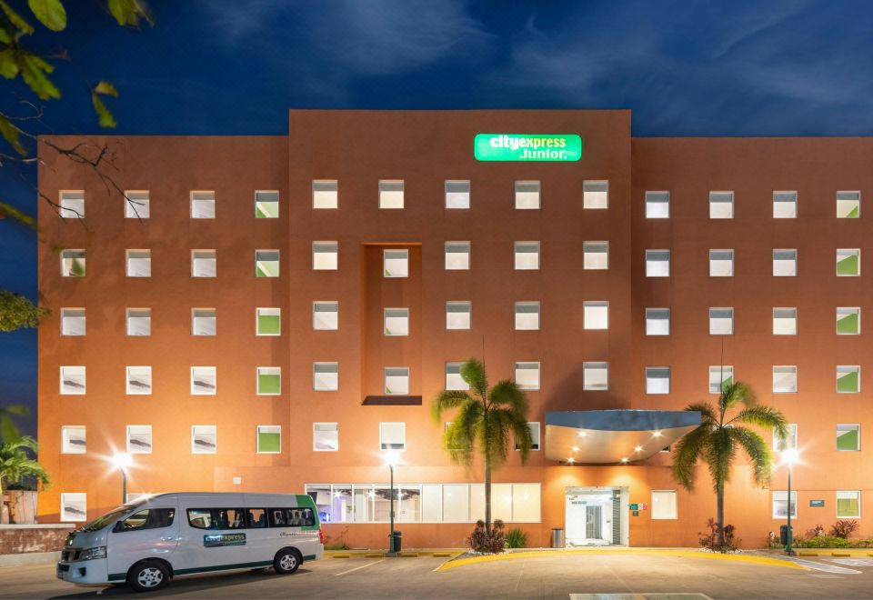 City Express by Marriott Villahermosa - Housity