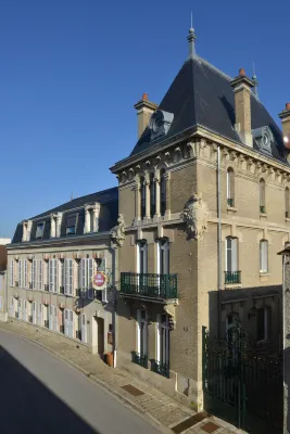 Hotel Castel Jeanson - parking