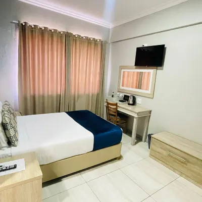Regal Inn North Beach Hotel dekat Katedral Santo Emmanual