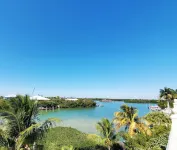 5Br Luxury Home w/ Pool, Theater, Rooftop Deck & 100-ft Dock Near Beach! - Hot Tub