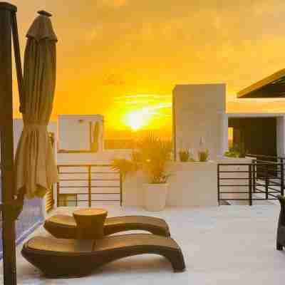Beachfront Views next to the pier Fitness & Recreational Facilities