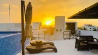 Beachfront Views next to the pier - 2つ星