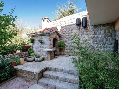 Apartment in Starigrad Near the Sea - 3-Star