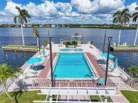 Palm Bay Club by Beachside Management - Beach