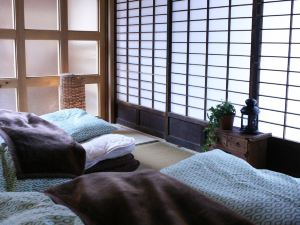 90 Minutes from Shinjuku An Old Folk House with a