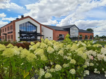 Hotel Węgierki Отели в г. Некля