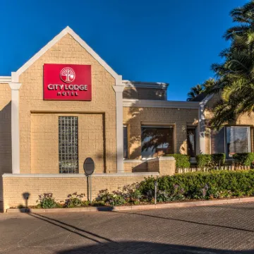 City Lodge Hotel Bloemfontein Hotel berhampiran SA Armour museum