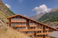 Hotel Bristol Hotels near ZerCatt