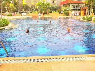 รูปภาพของJacuzzi Beach Front Apartment with Sea View Jomtien Beach Condo S1