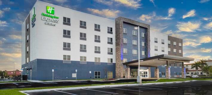 Holiday Inn Express & Suites FORT MYERS AIRPORT by IHG Hotels in Lee County