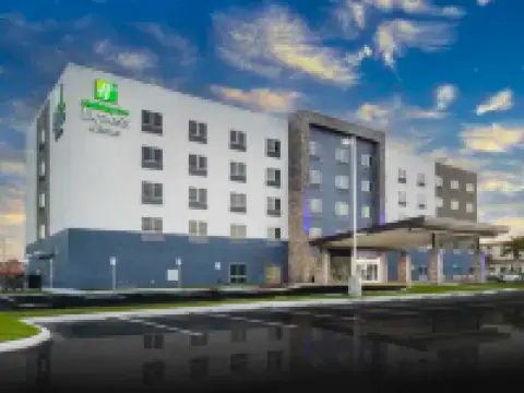 Holiday Inn Express & Suites FORT MYERS AIRPORT by IHG Hotels in Lee County