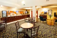 Holiday Inn Express & Suites Cincinnati SE Newport Hotels in Bellevue