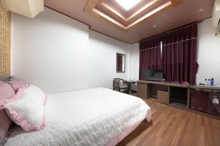 Seosan Peace Motel Отели рядом с достопримечательностью «옥천암»