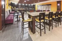 La Quinta Inn & Suites by Wyndham Jourdanton - Pleasanton Hotels in Atascosa County
