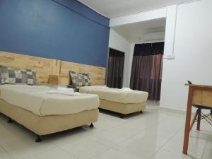 Perintis Motel Kuah - Hostel