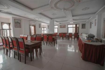 The Rock Valley Resort Отели в г. Раджсаманд