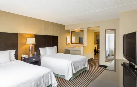 Embassy Suites by Hilton Piscataway Somerset Отели рядом с достопримечательностью «Rutgers University Busch Student Center»