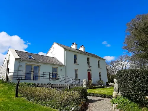 Abhainn Ri Farmhouse Hotels in Ballysaxhills
