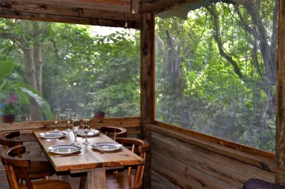 Iguana Roost Jungle Like Oasis Two Bedroom Cabin in San Ignacio Hoteles cerca de Cahal Pech Archaeological Reserve