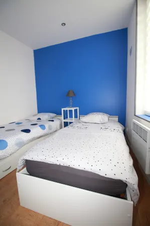 Santorini - Design Apartment in the Heart of Fere