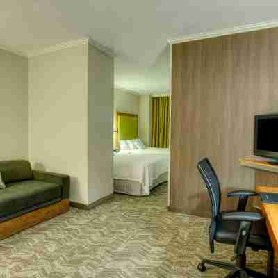 SpringHill Suites Lawrence Downtown Rooms