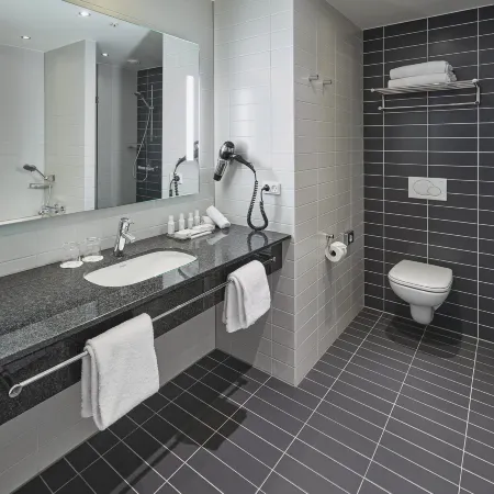 Crowne Plaza COPENHAGEN TOWERS by IHG Отели рядом с достопримечательностью «Станция метро Ørestad»